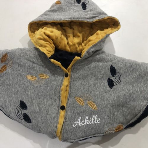Cape grise personnalisée achille